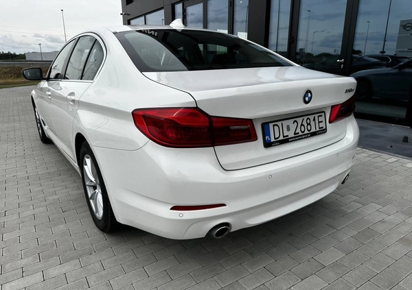 BMW Seria 5 cena 118000 przebieg: 84744, rok produkcji 2019 z Pilawa małe 277